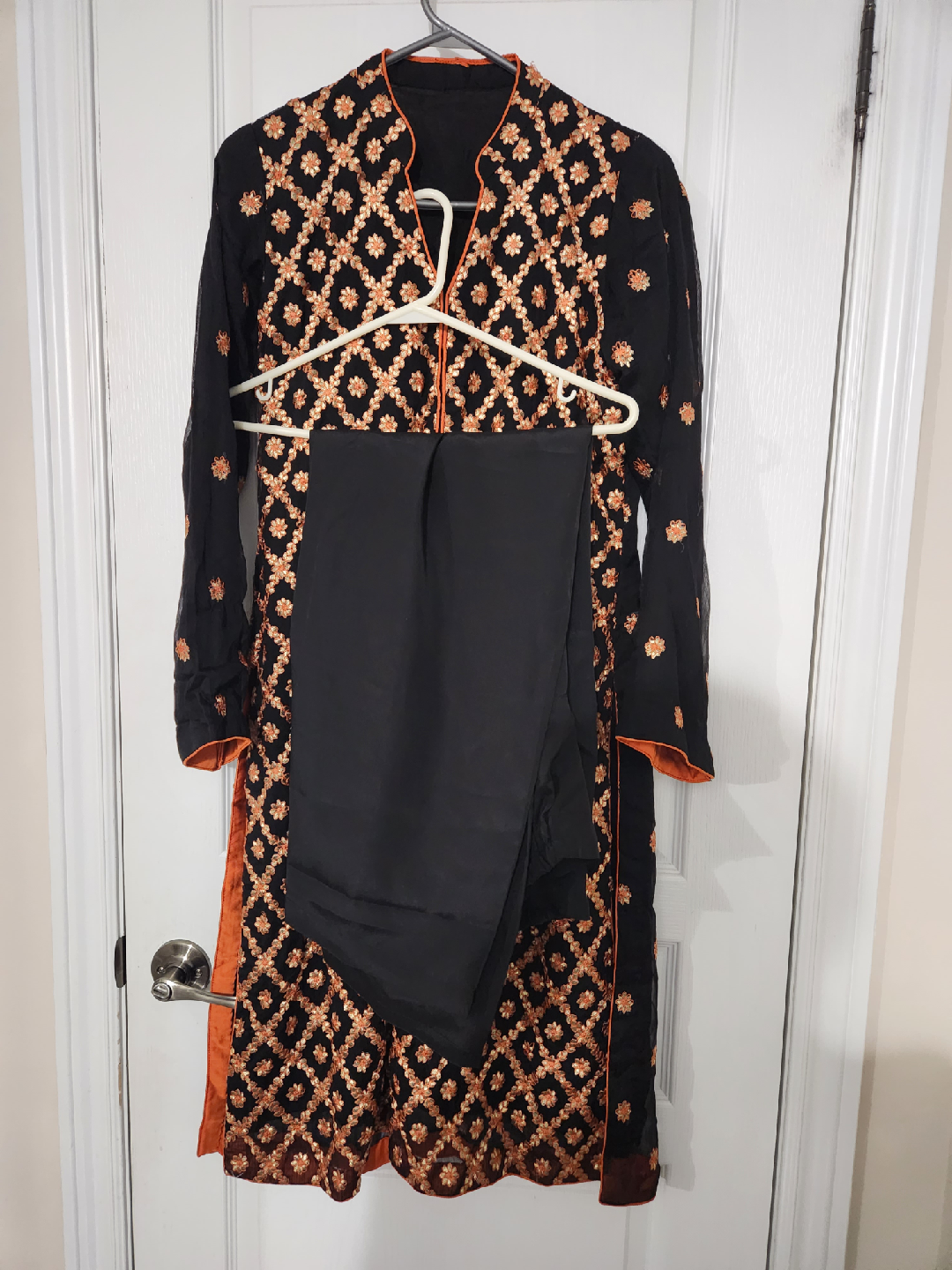 Black & Gold Embroidered Shalwar Kameez - photo 3