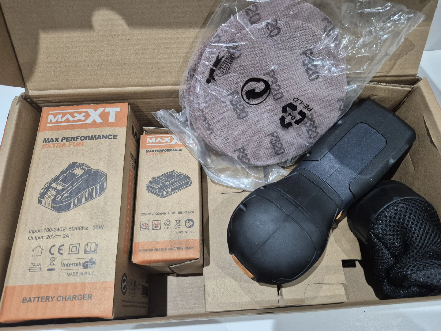 MAX XT MOS20VC Cordless Orbital Sander w/ Charger - photo 3