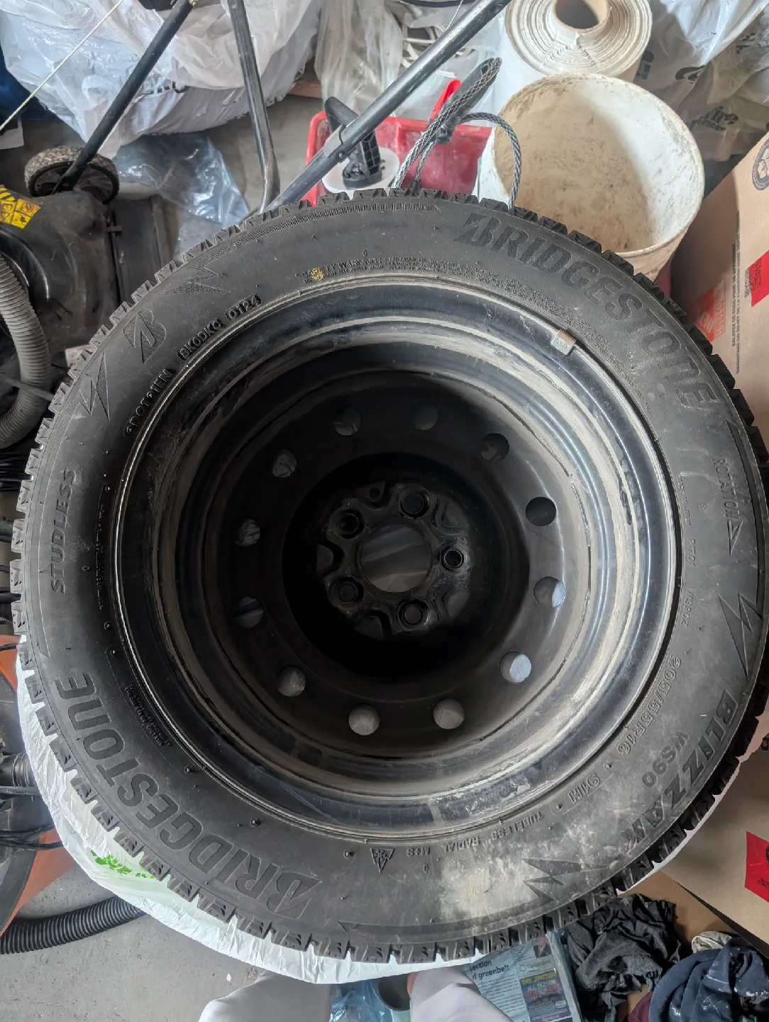 Bridgestone Blizzak WS90 205/55R16 Winter Tire image indicator(6)