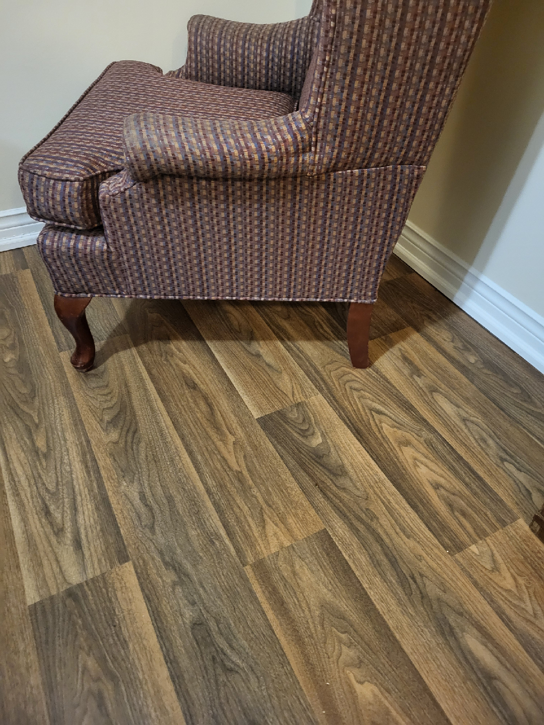 Wingback Armchair - Brown Patterned Fabric - photo 3