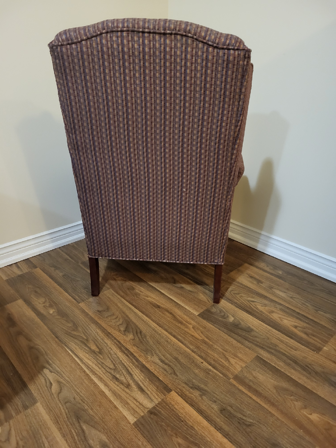 Wingback Armchair - Brown Patterned Fabric - photo 4