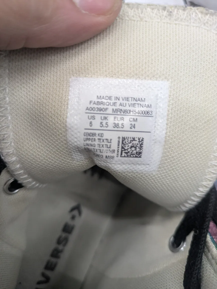 Converse Chuck Taylor All Star High Top Rainbow Drip Size 6 image indicator(7)