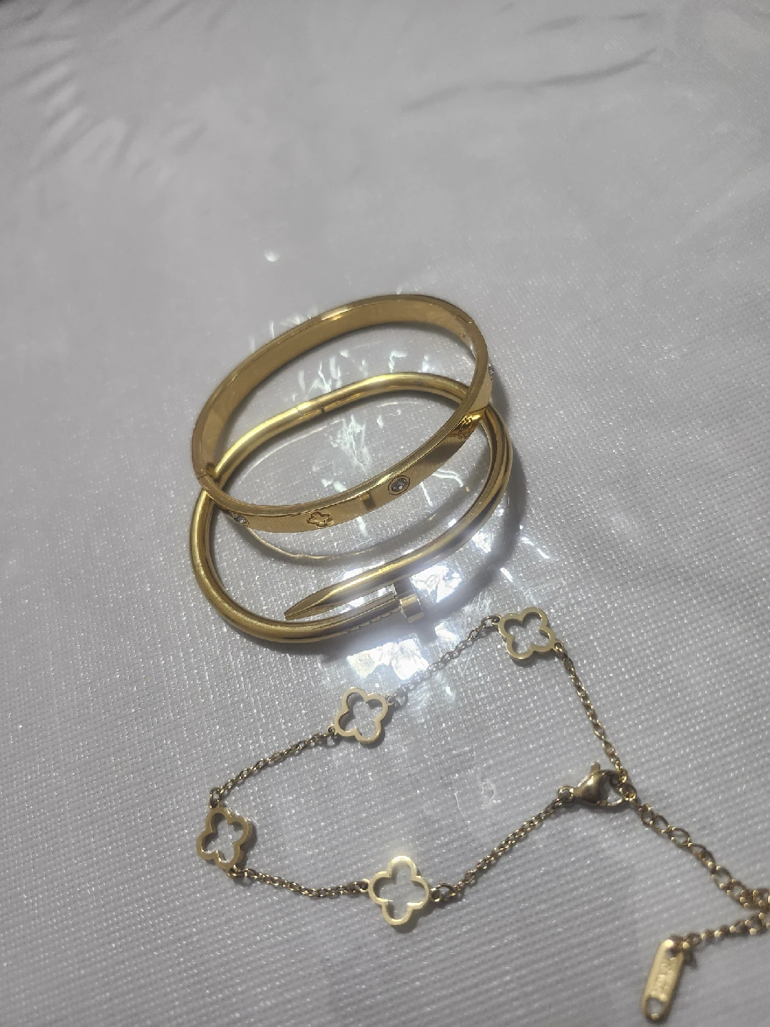 Elegant 3pcs Golden Clover Bracelet Set