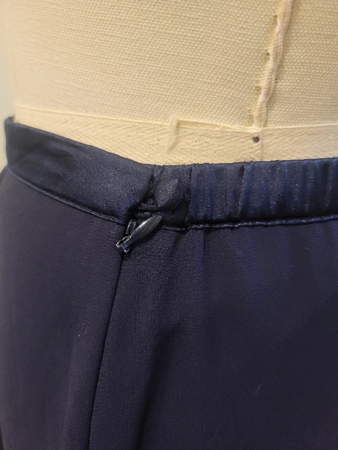 Navy Pleated Size 8 image indicator(2)