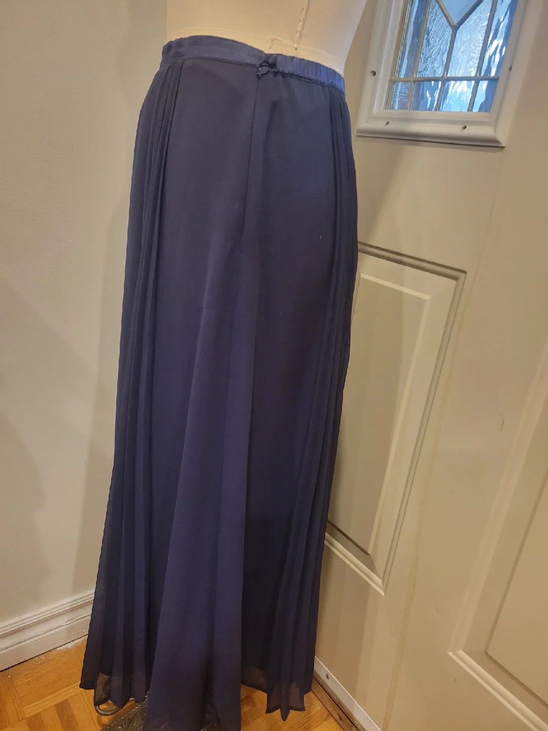 Navy Pleated Size 8 image indicator(5)