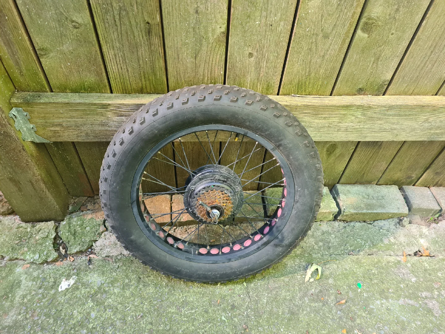 e bike back tire 20 x 4.0 thumbnail