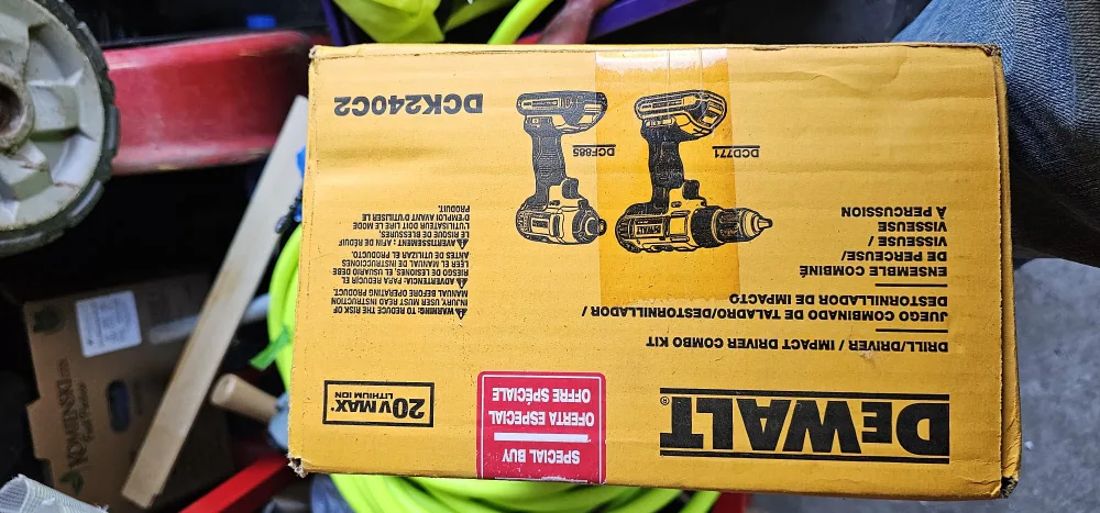 DeWalt 20V MAX Drill/Driver Combo Kit DCK240C2 image indicator(3)
