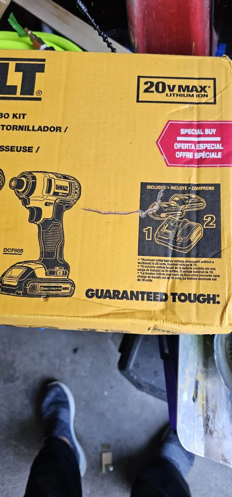 DeWalt 20V MAX Drill/Driver Combo Kit DCK240C2 image indicator(5)