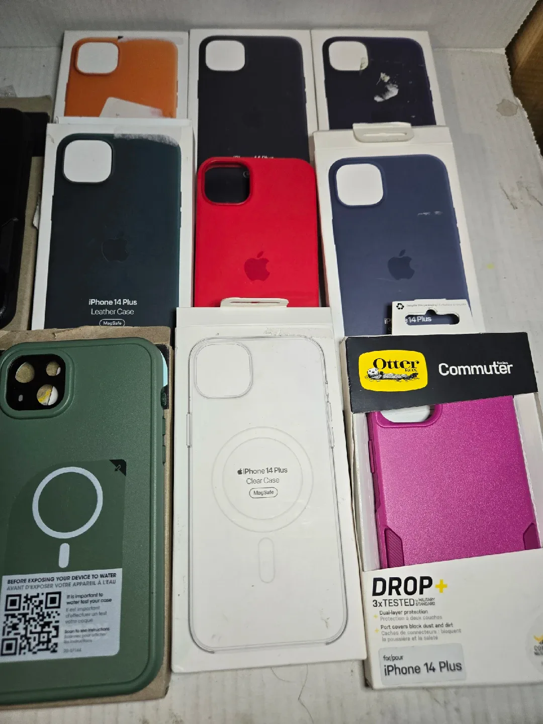 iPhone 14 Plus Otterbox Lifeproof Origin Apple Cases - MagSafe image indicator(2)