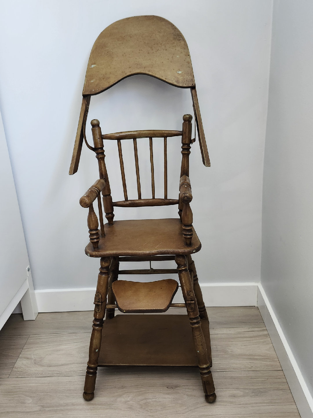 Vintage Mini High Chair - Converts into a Desk - photo 4