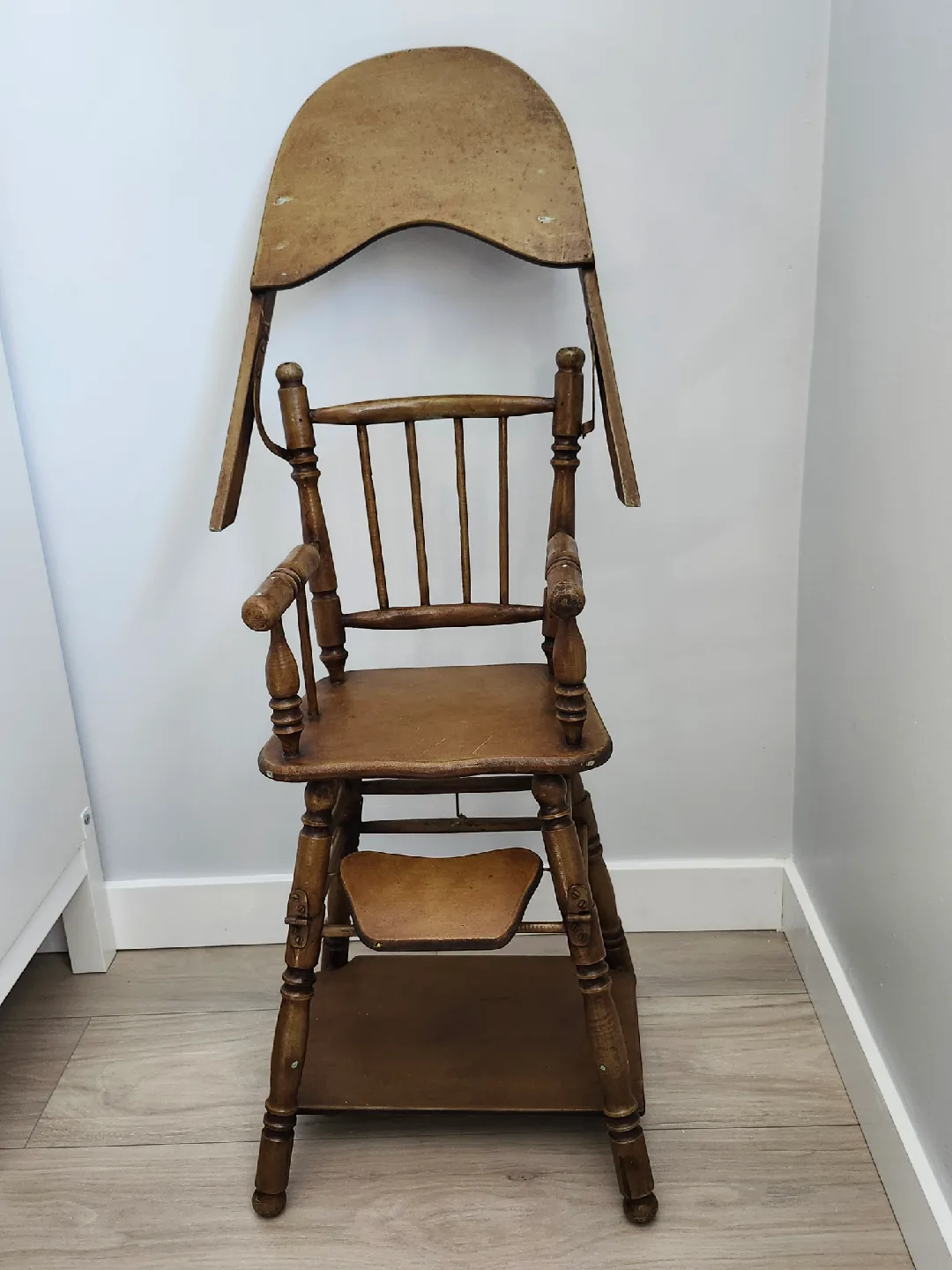 Vintage Mini High Chair - Converts into a Desk image indicator(4)