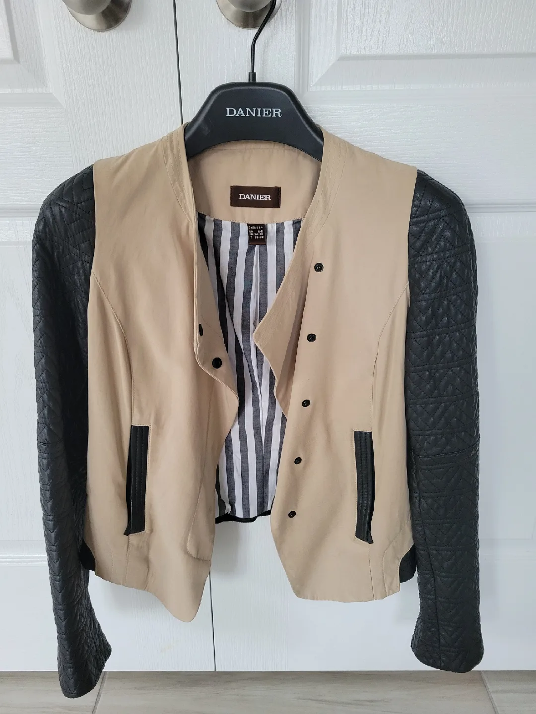 Danier Leather Jackets Women Size XS-S image indicator(5)