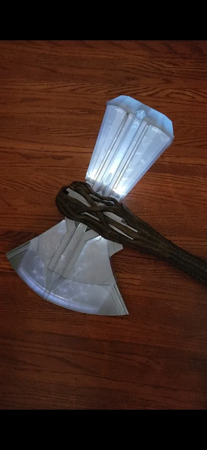 Marvel Legends Thor's Stormbreaker Axe image indicator(3)