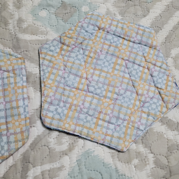 Beautiful Pair of 8" Vintage Handmade Quilted Hot - photo 2