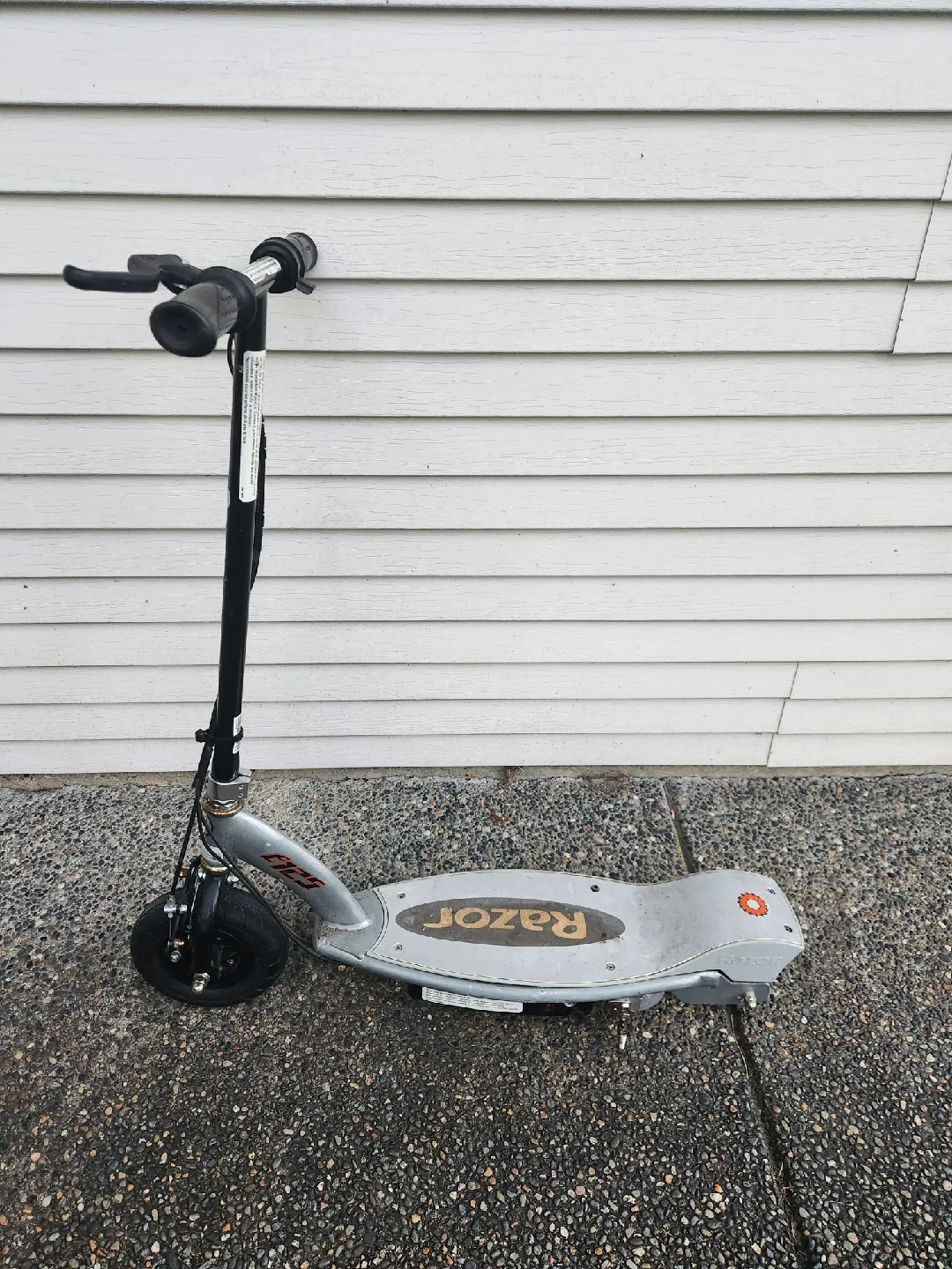 Razor E100 Electric Scooter - Silver image indicator(3)