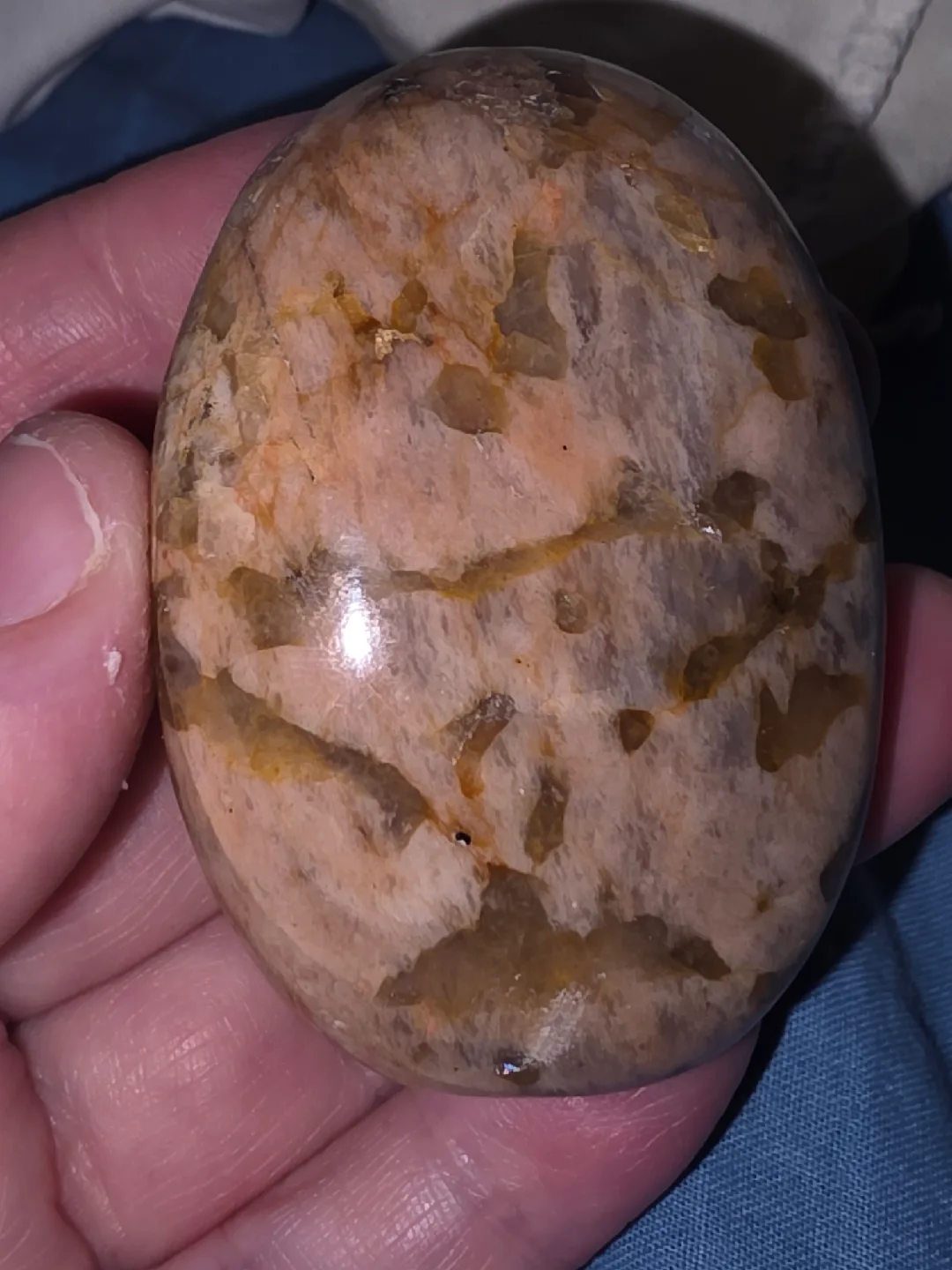 2.5 inch peach moonstone palmstone image indicator(2)