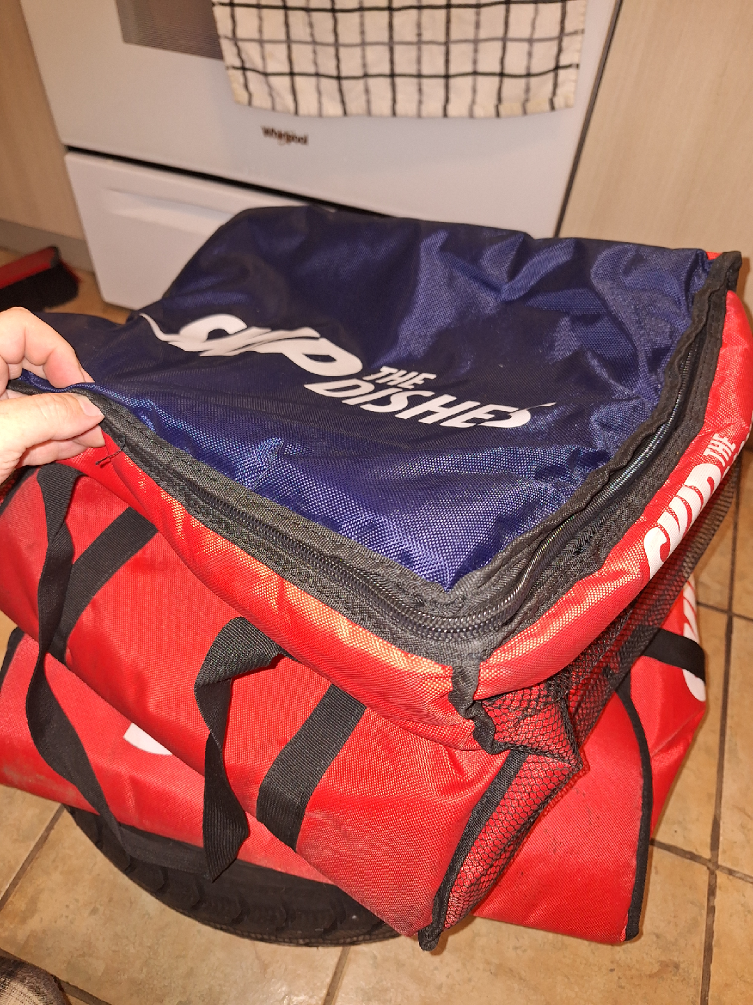 Skip The Dishes Delivery Bag - photo 3