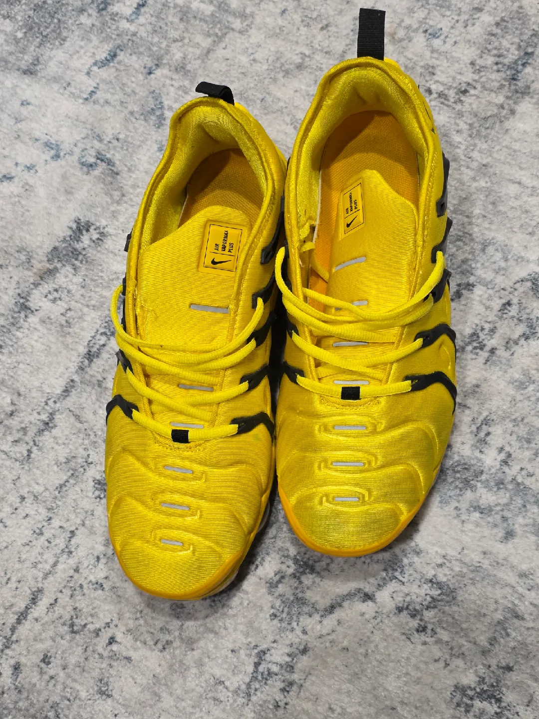 Nike Air Max Plus TN SE Yellow Sneakers US 10 image indicator(2)