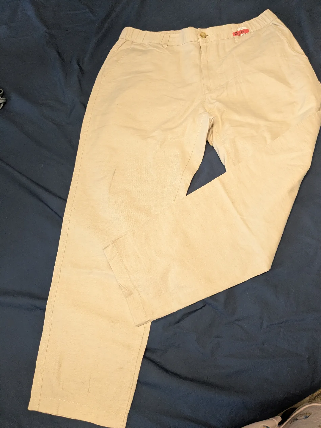 Uniqlo Beige Corduroy Relaxed Ankle Pants (L) thumbnail