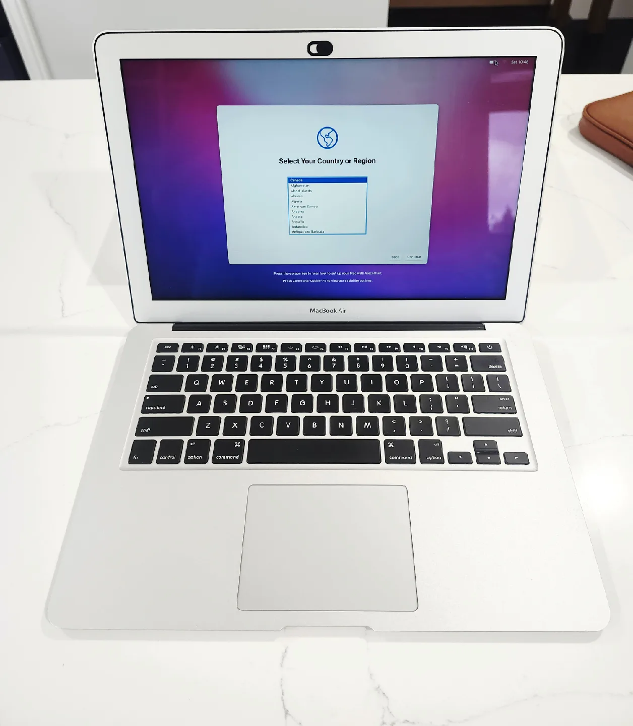 MacBook Air 13-inch (2017) + Accessories thumbnail