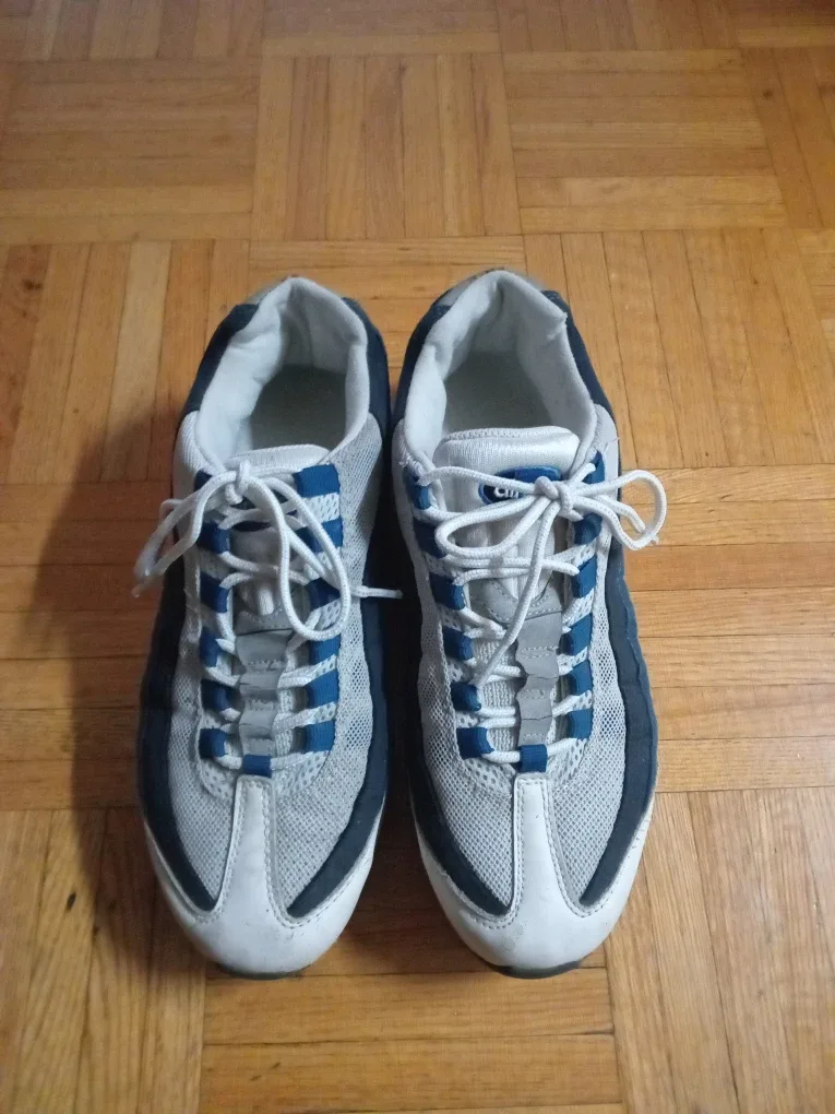 Nike Air Max 95 Sneakers - Size 9 M image indicator(2)