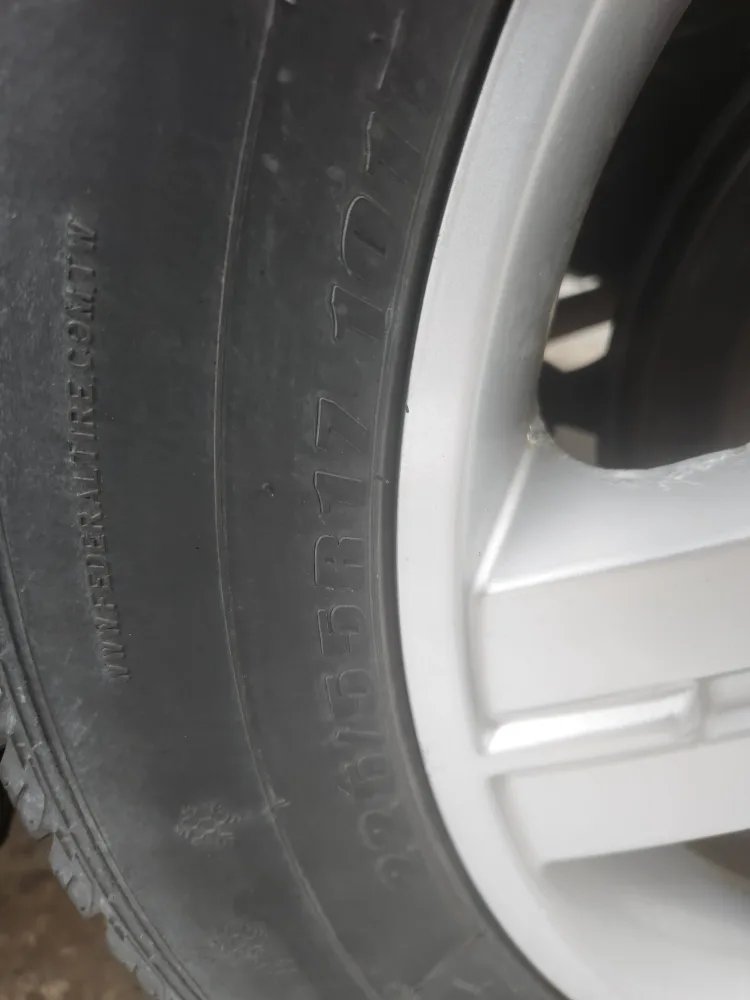 Set of 4 225/55R17 Tires and rims image indicator(2)