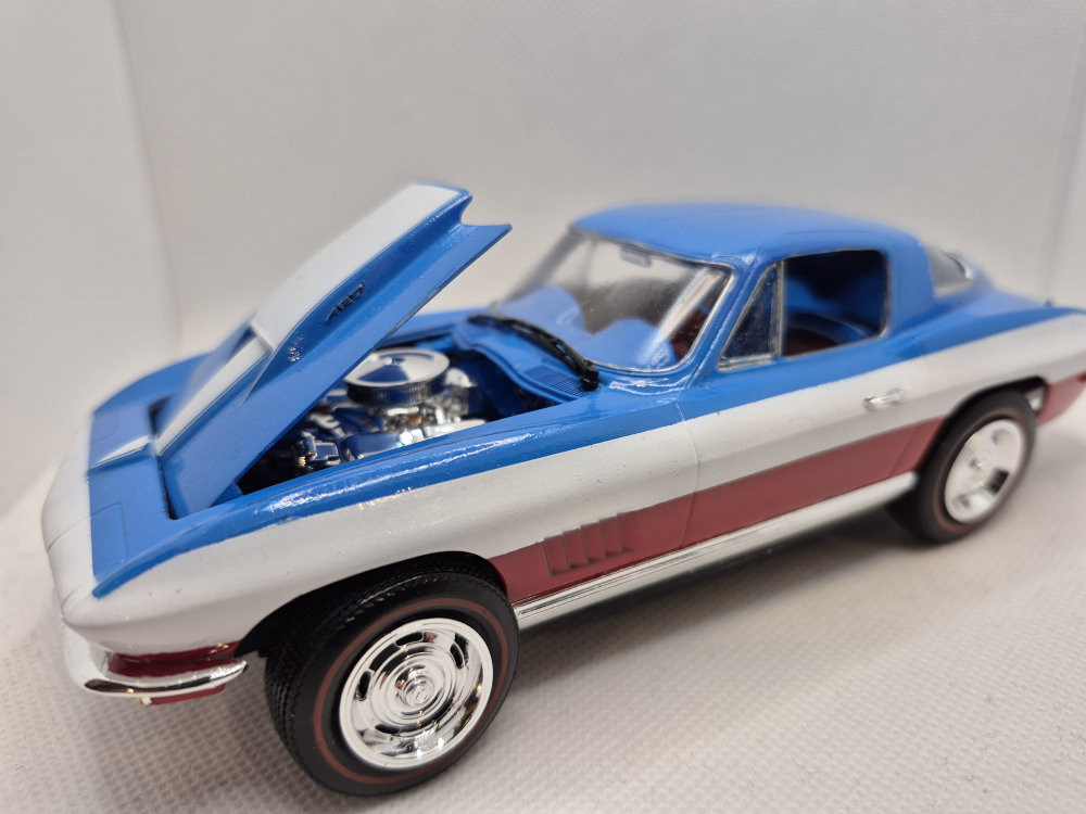 Chevrolet Corvette Sting Ray Plastic Model Car