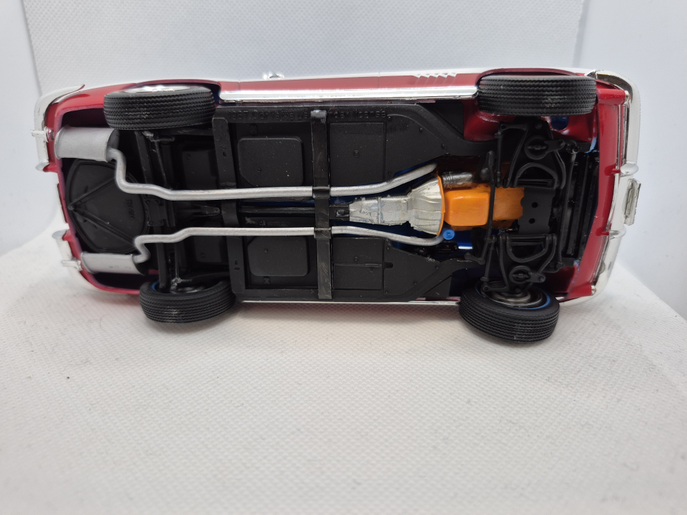Chevrolet Corvette Sting Ray Plastic Model Car - photo 5