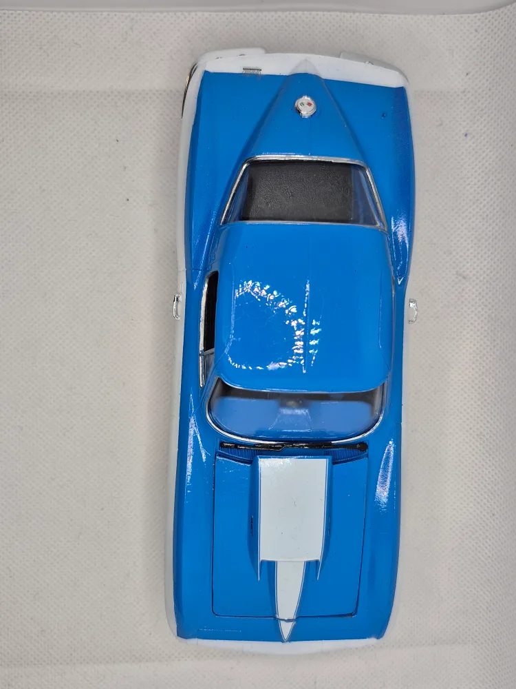 Chevrolet Corvette Sting Ray Plastic Model Car image indicator(6)