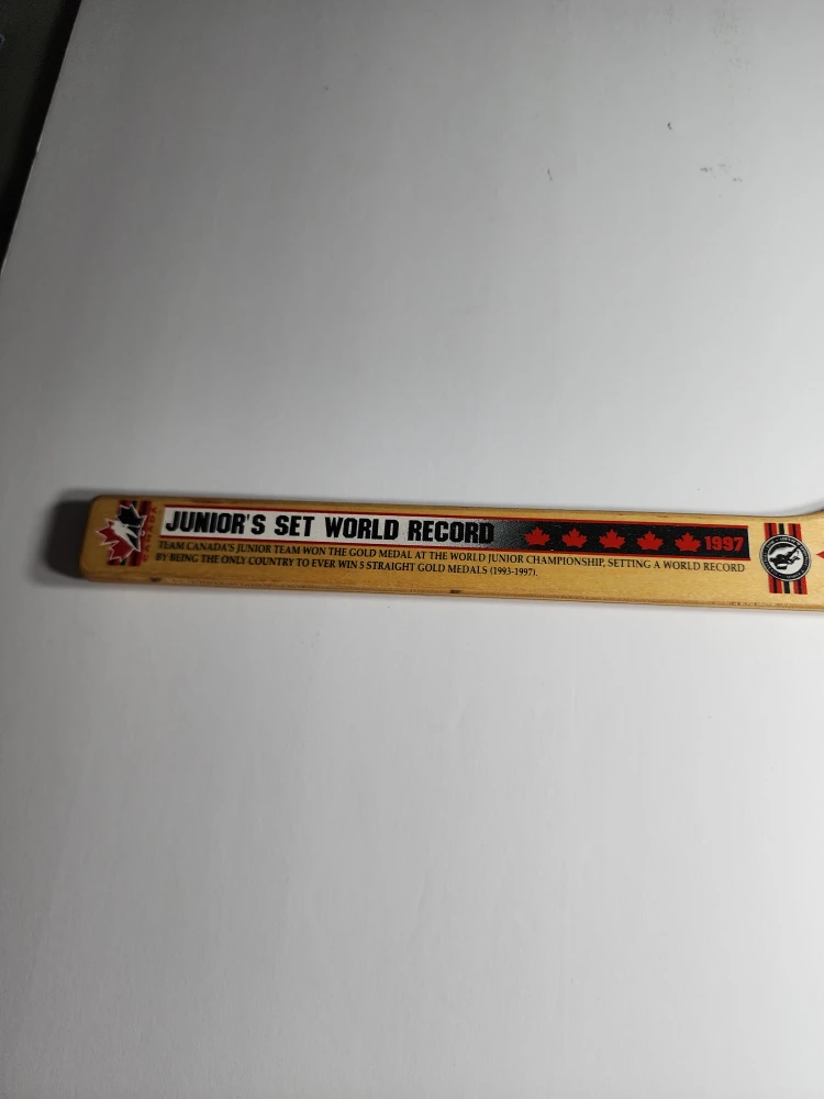 Junior's Set World Record Hockey Stick - photo 3