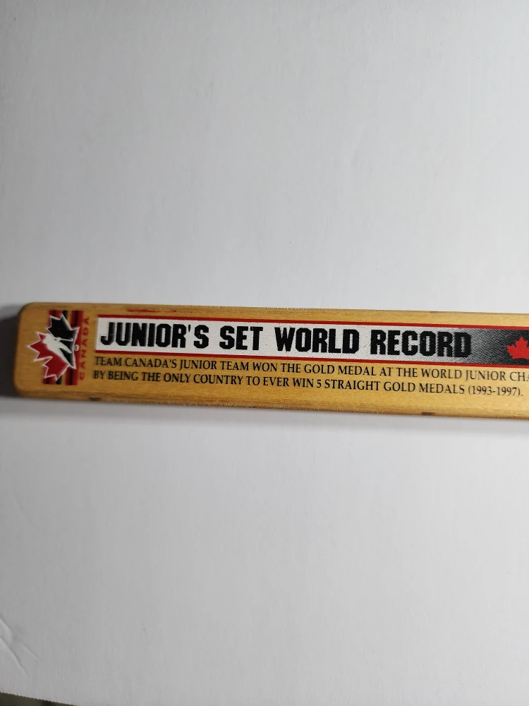 Junior's Set World Record Hockey Stick - photo 4