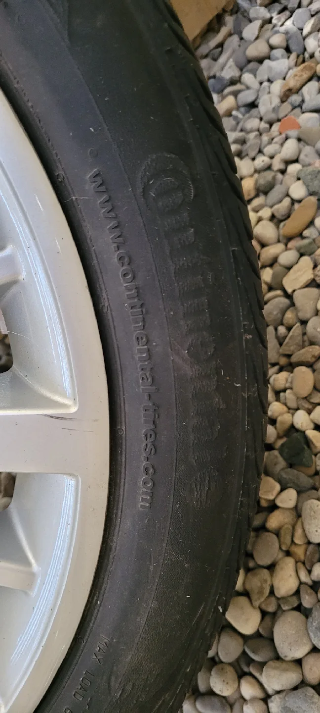 BMW Rim with Continental Tire 225/45 R18 image indicator(4)