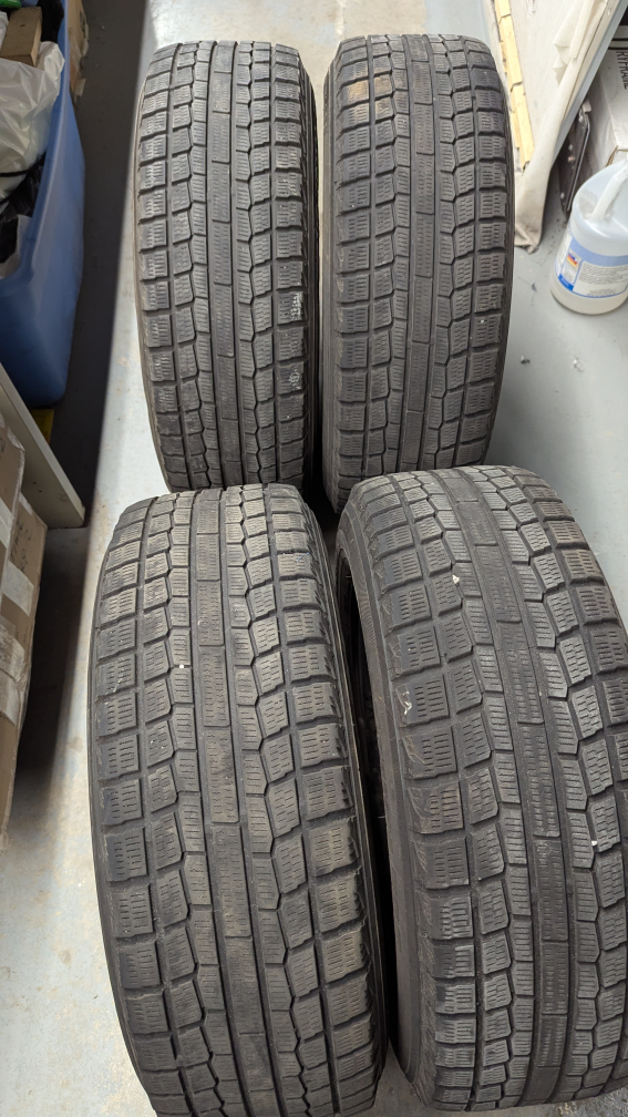 Yokohama IceGuard iG20 Winter Tires 195/65R15