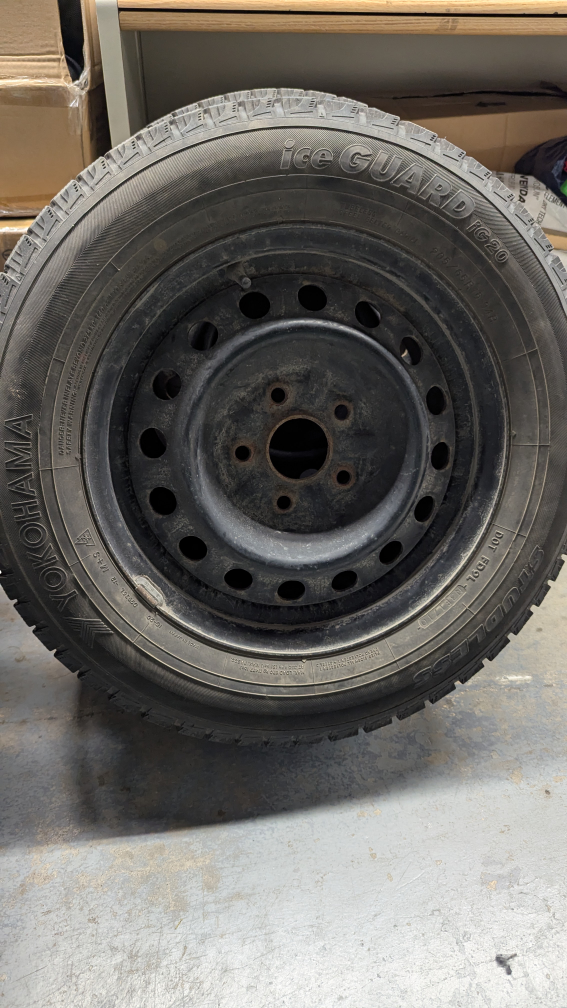 Yokohama IceGuard iG20 Winter Tires 195/65R15 - photo 5