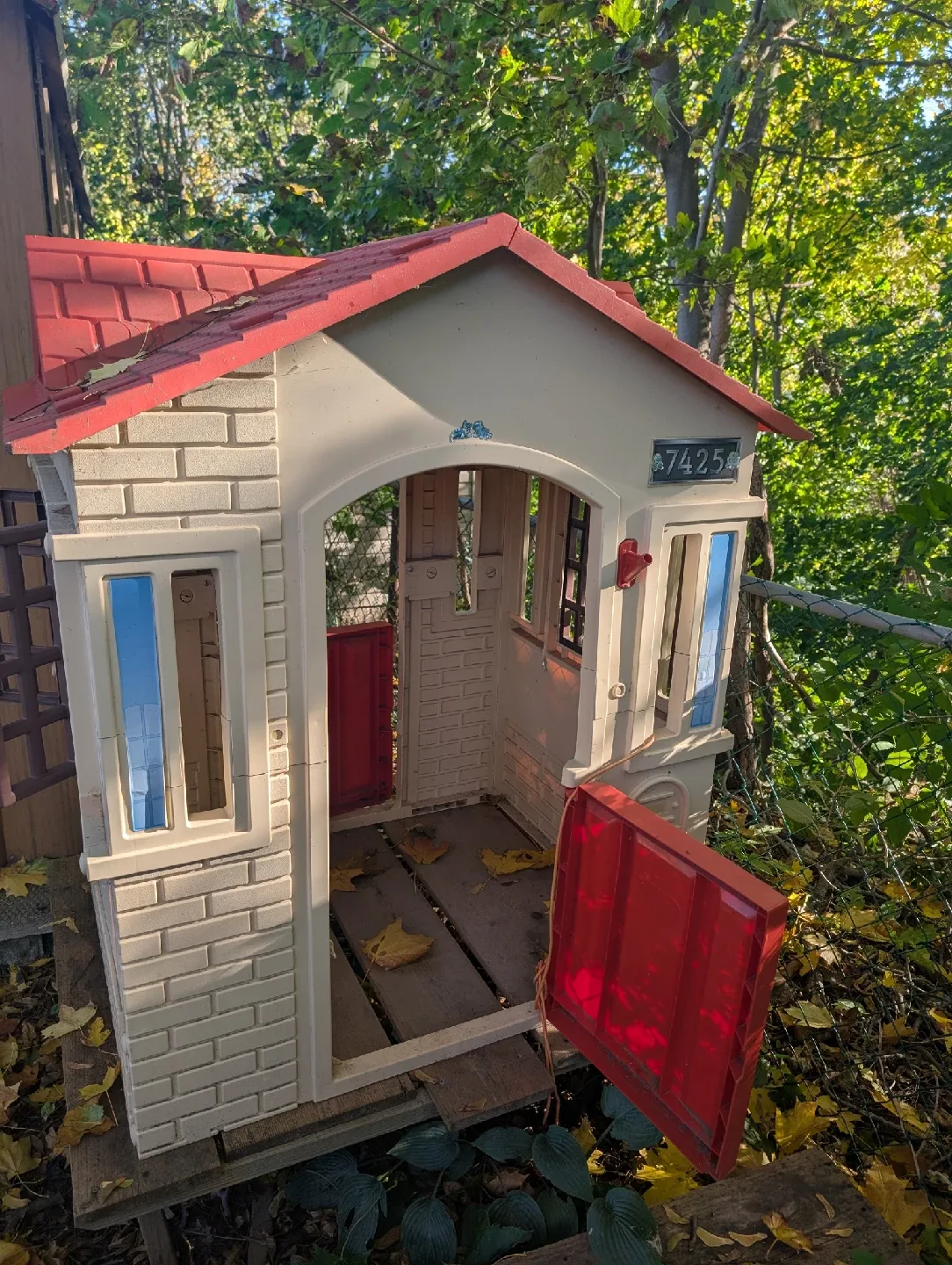 Kids Play House - Outdoor Fun!