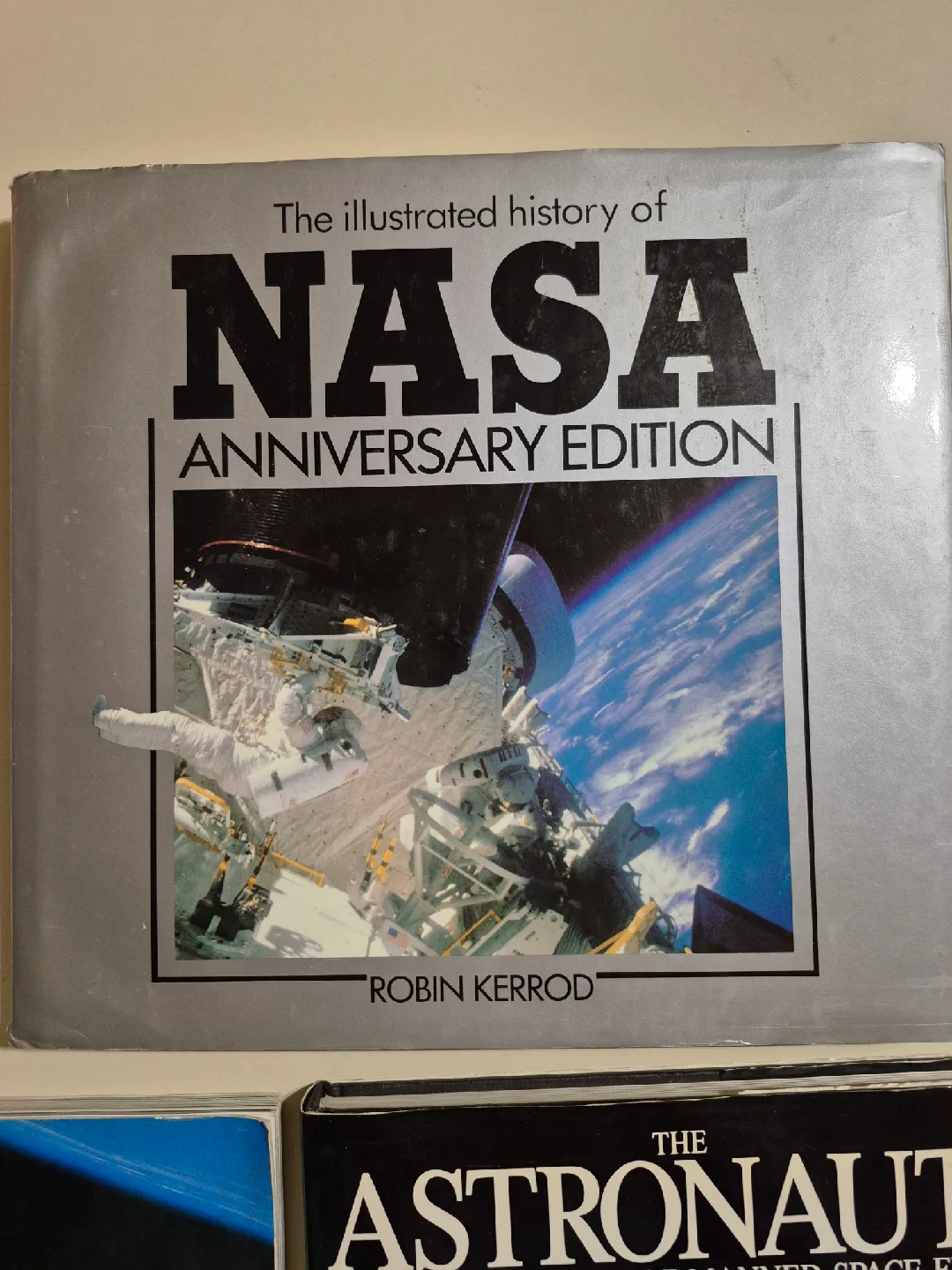 Lot of Space books image indicator(3)