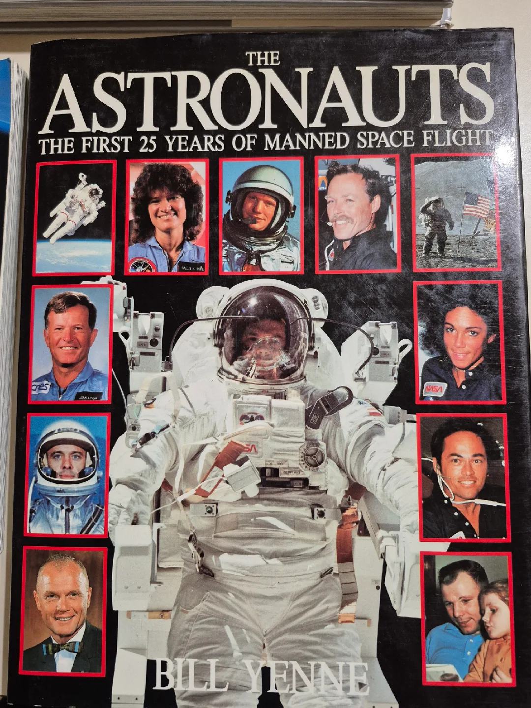 Lot of Space books image indicator(4)