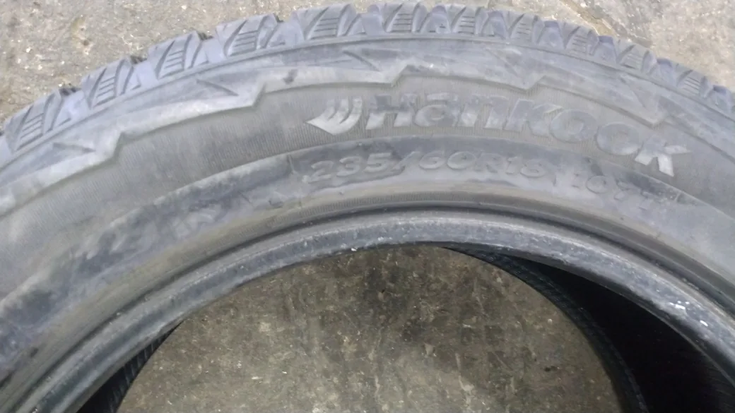 Hankook 235/60R18 Winter Tire image indicator(2)
