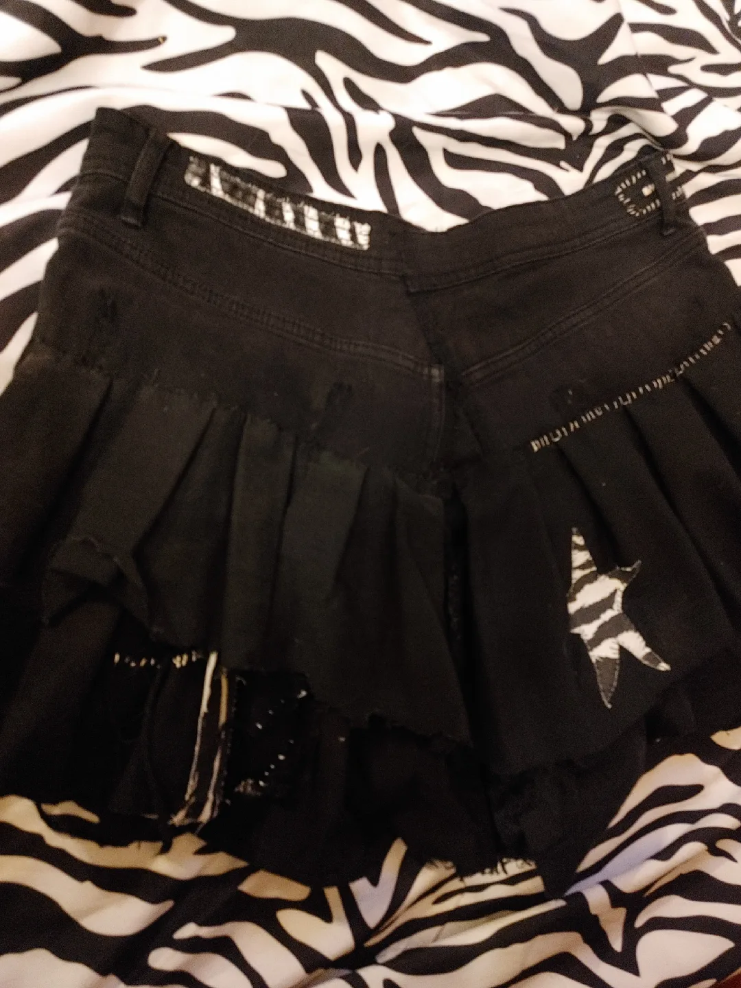 black high waist frilly skirt image indicator(6)
