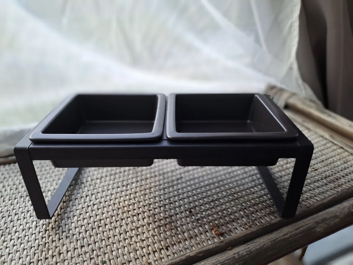 Double Elevated Pet Feeder image indicator(2)