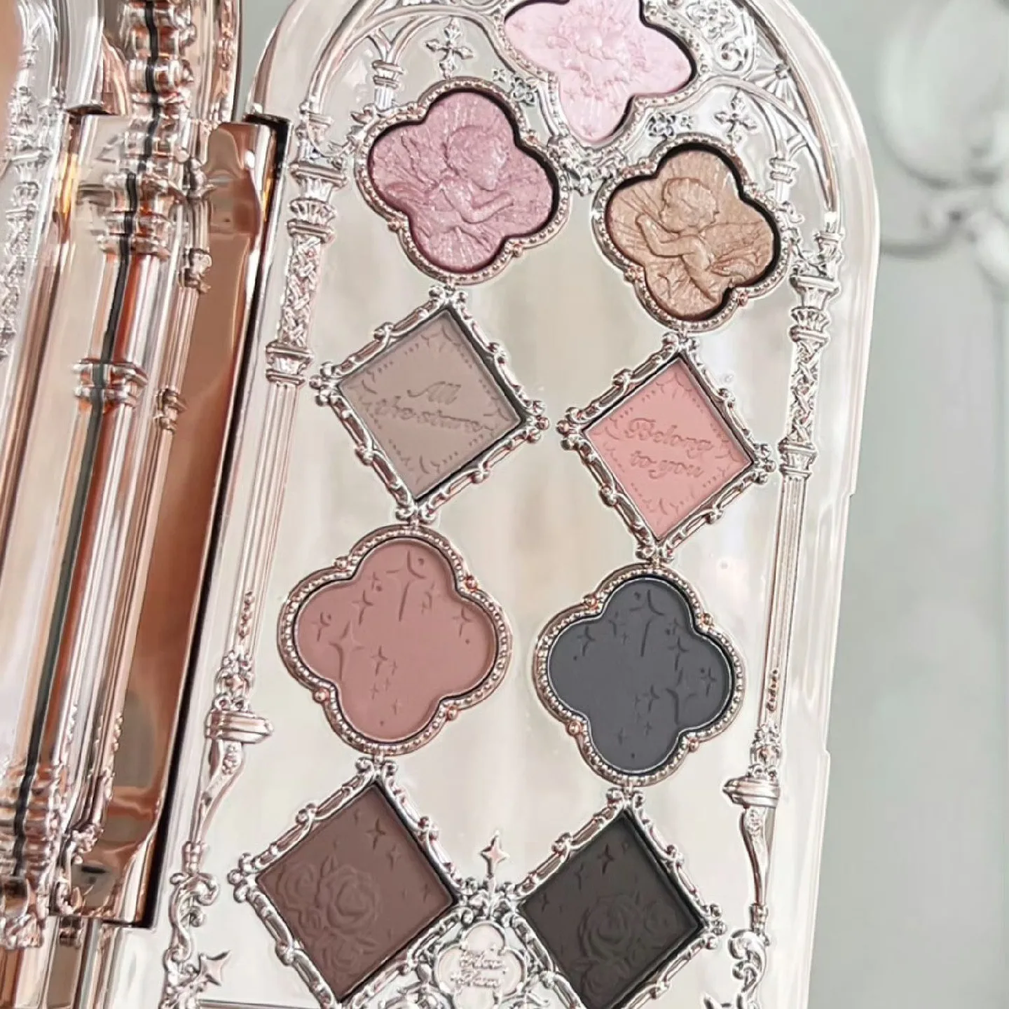 New Flower Knows Little Angel 9-Colour Eyeshadow Palette image indicator(3)