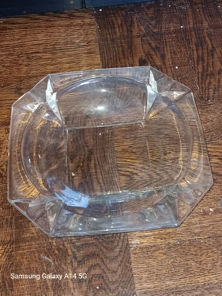 Clear Glass Ashtray 🧡 thumbnail