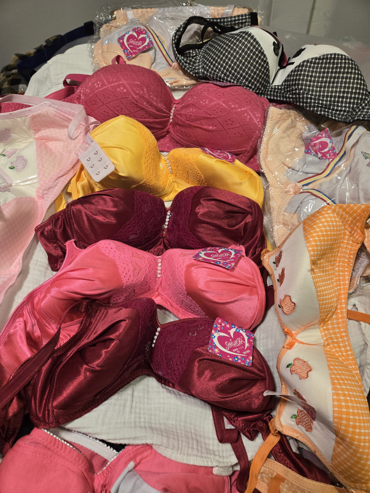25 Bras - Assorted Colours & Sizes