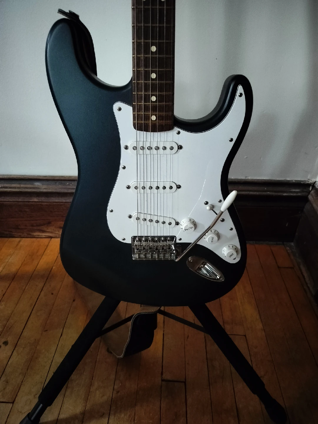 Fender Stratocaster Electric Guitar - photo 2