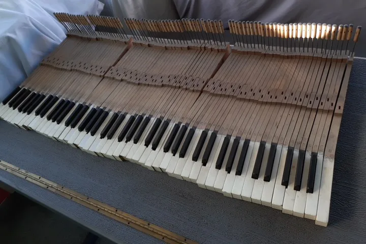 Piano keys thumbnail