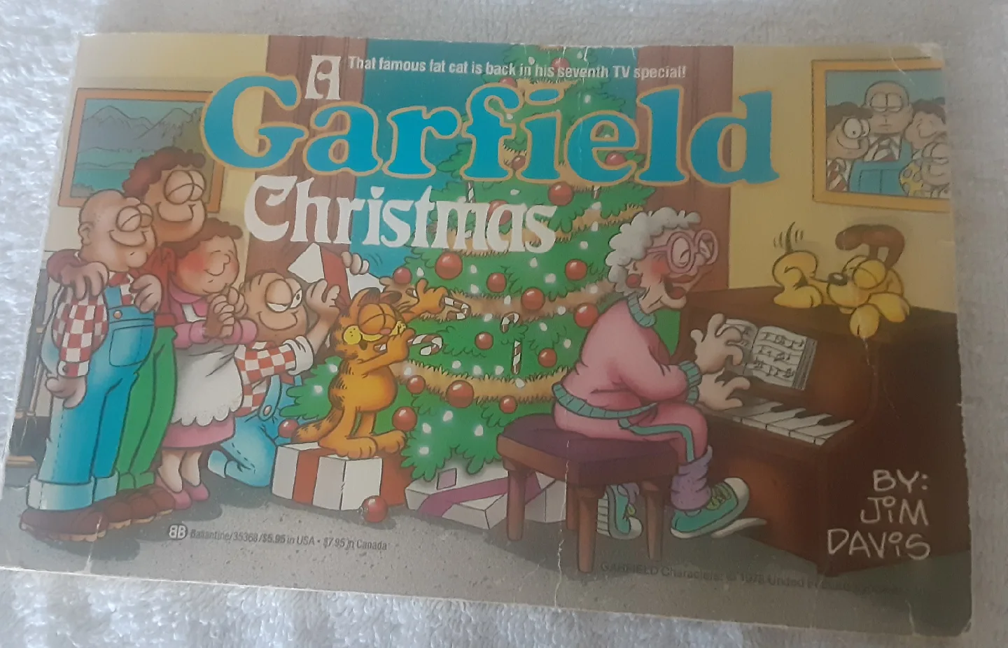 A Garfield Christmas by Jim Davis