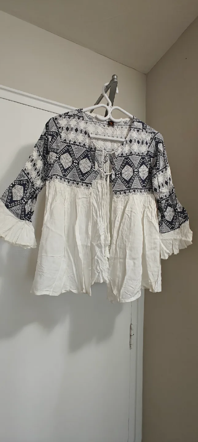 U&K Women's Top - Size M thumbnail