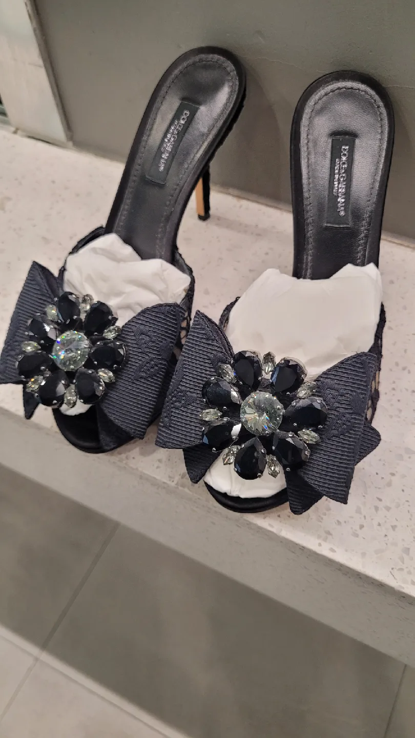 Authentic Dolce and Gabbana 36.5 image indicator(3)