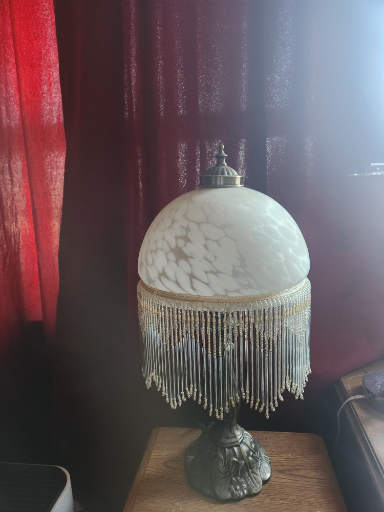 Vintage Style Beaded Table Lamp - photo 4