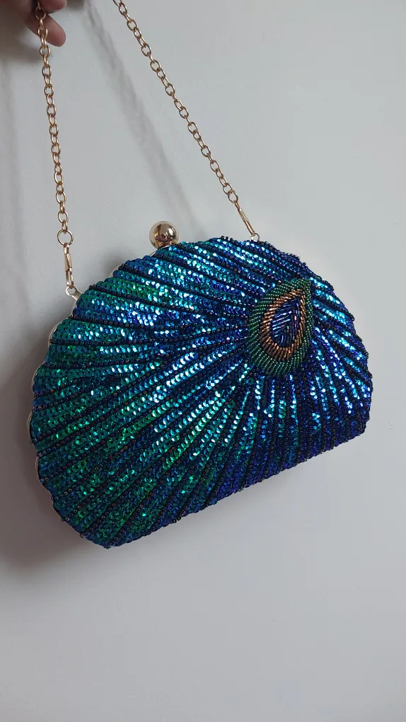 BRAND NEW stunningly beautiful Sequin Peacock Chain bag 💚 image indicator(2)